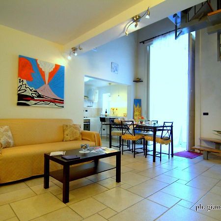 Spicchi Di Sole Bed and Breakfast Napels Buitenkant foto