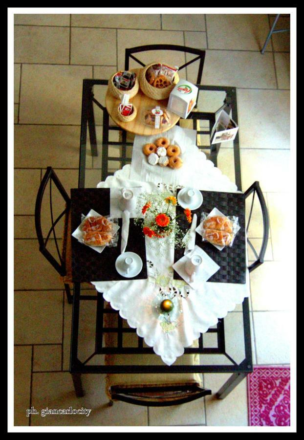 Spicchi Di Sole Bed and Breakfast Napels Buitenkant foto
